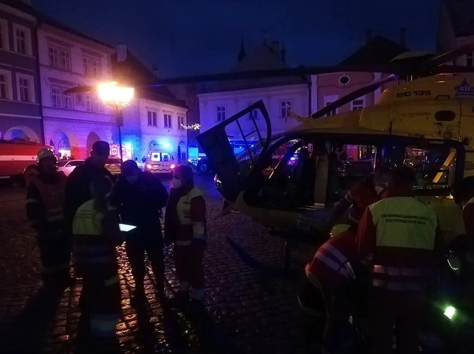 Po tragickém požáru v Jičíně v nemocnici zemřela i čtrnáctiletá Míša. Lidé se rodině snaží pomoct skrze sbírky