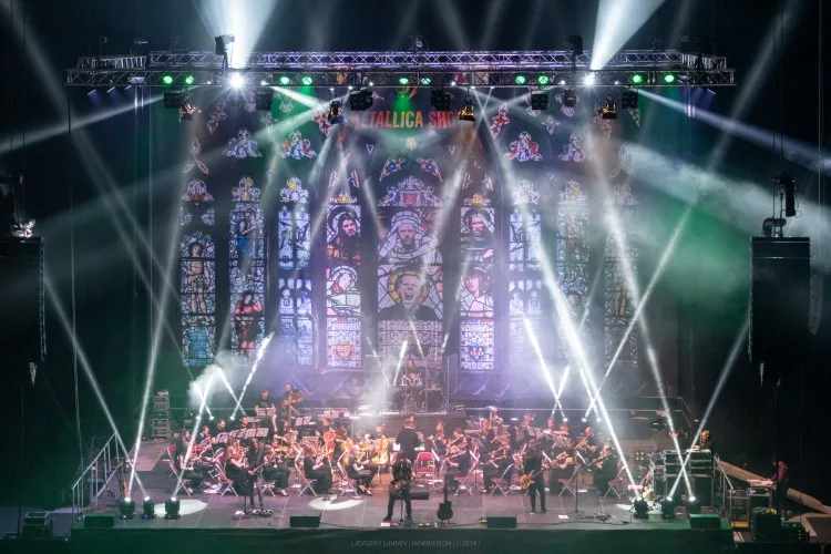 V Metallica S&M Tribute show se snoubí Rock se symfonií. V Hradci Králové se roztopí pod kotlem a otevřou astrální světy 14. února