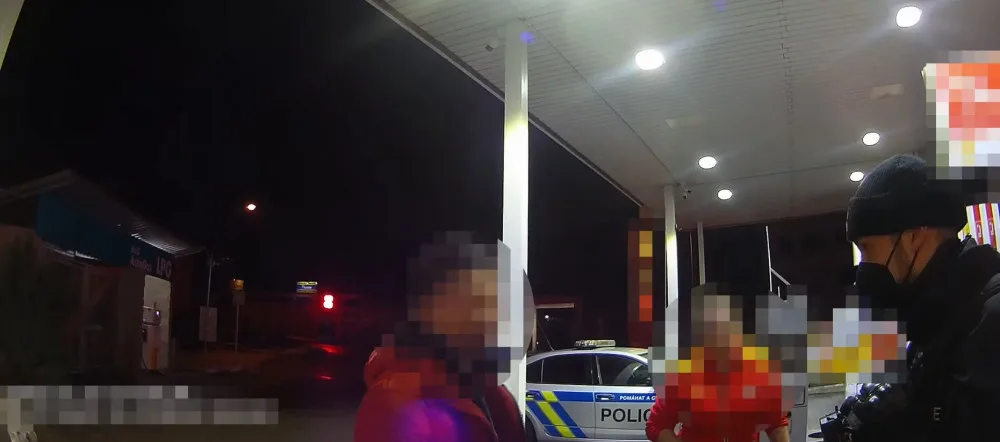 Kdo vás přivezl? Bůh, odpověděl opilý muž. Nasedl do auta a před očima policistů odjel
