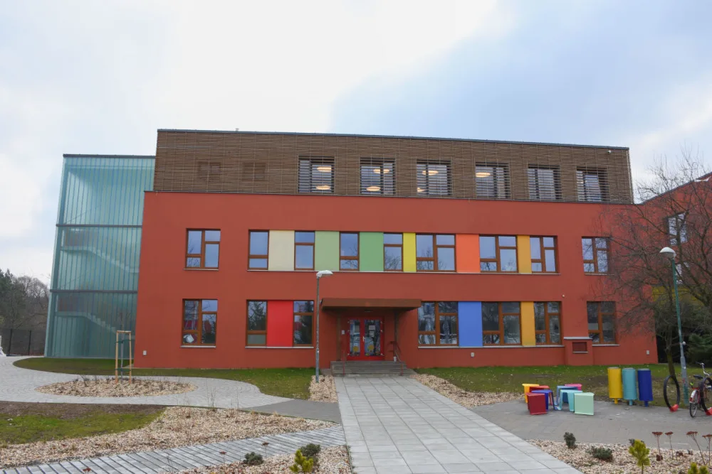 V Hradci Králové vzniklo nové centrum pro neslyšící. Pomáhat bude rodinám z celé republiky
