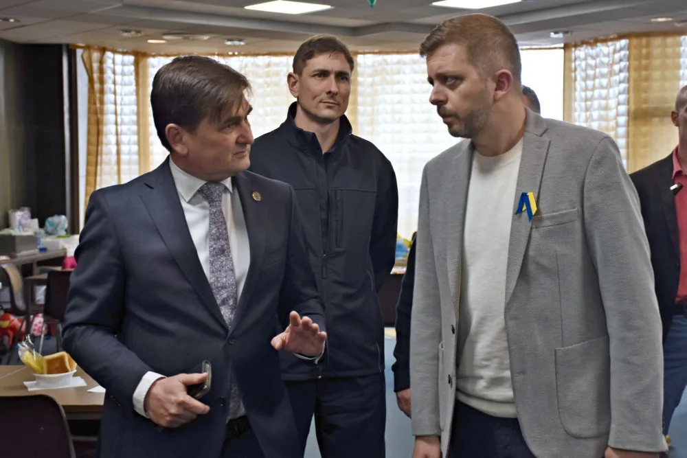 KACPU v Hradci Králové navštívil Vít Rakušan. Centrum už odbavilo přes osm tisíc uprchlíků