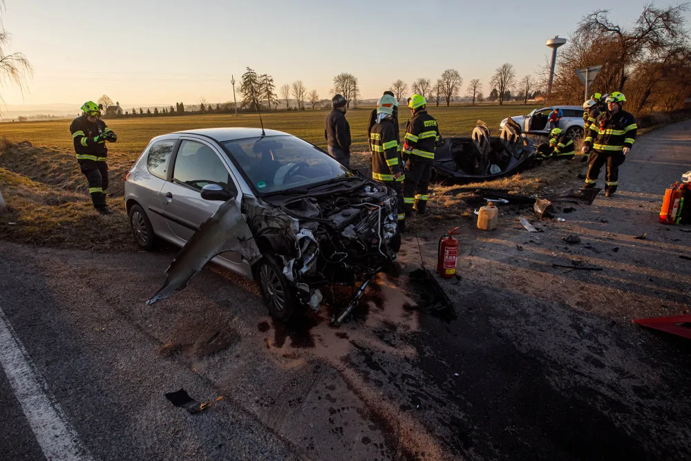 Tragické úterý. Vrtulník zasahoval u Nahořan na Náchodsku a smrtelné nehody u Jaroměře