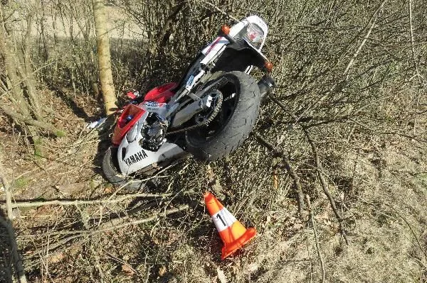 Pěkné počasí vylákalo motorkáře. Na Rychnovsku musel pro jednoho záchranářský vrtulník