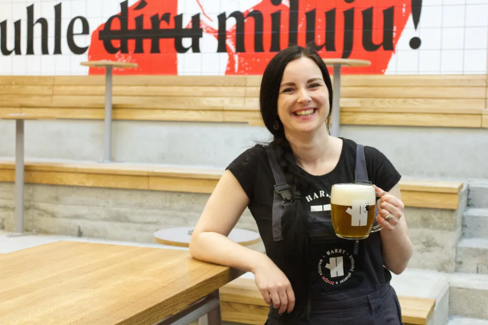 Českou pivní kulturu kazí piva z petky, říká mistryně pěnivého moku