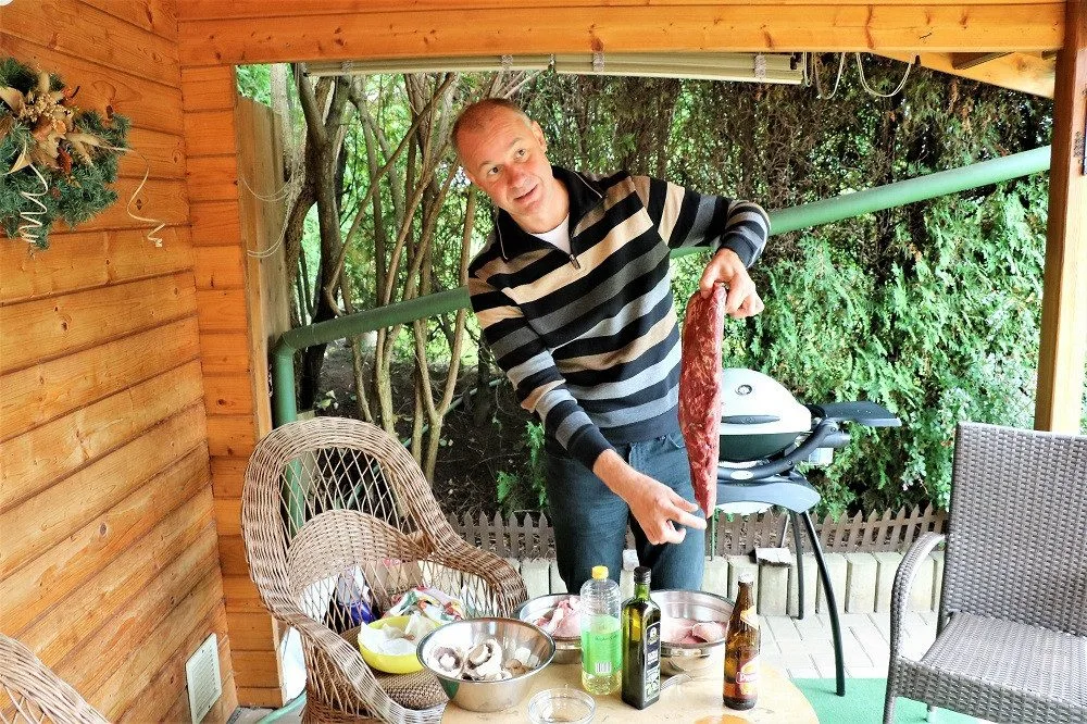 Michal Čimera rád griluje s přáteli a rodinou