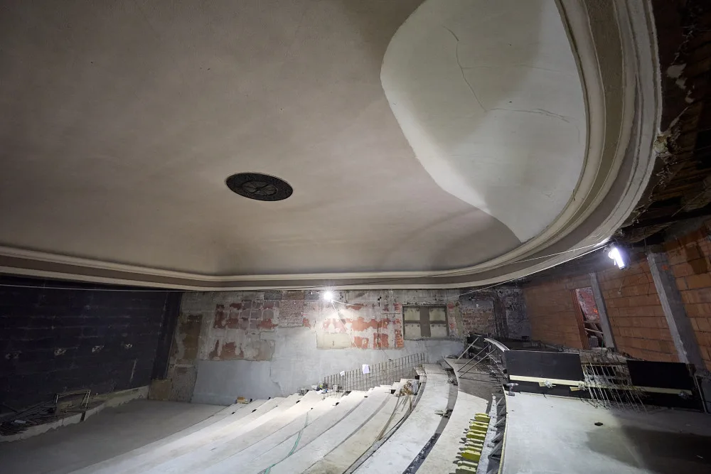 ak vypadá trutnovské kino Vesmír během rekonstrukce?