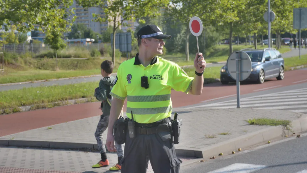 Konec školního roku na silnicích patří mezi rizikové. Na bezpečnost v Hradci Králové dohlídne policie