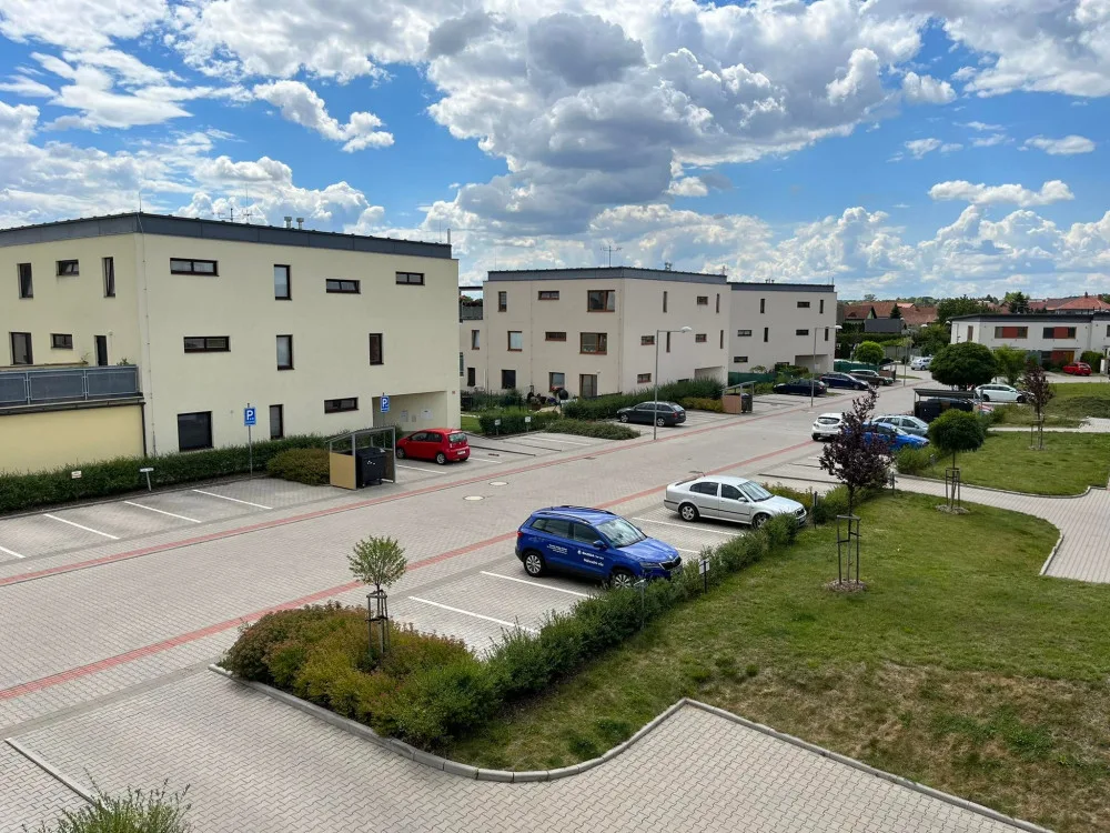 V Hradci Králové začíná zlevňovat bydlení. Stoupá počet bytů a domů k prodeji