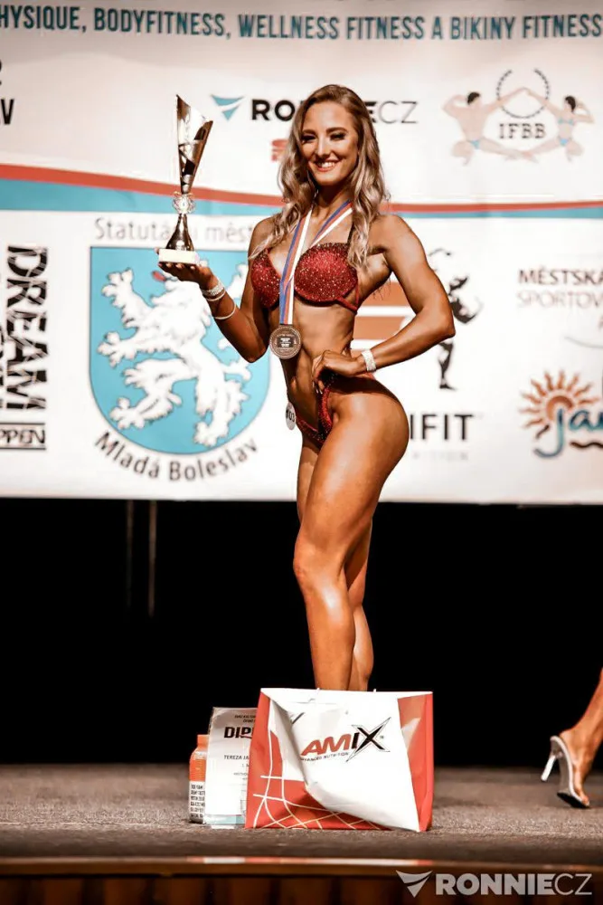 Člověk si sáhne na svoje dno, pak se mu to vrátí, říká bikini fitnesska Tereza. Sbírá úspěchy u nás i v zahraničí