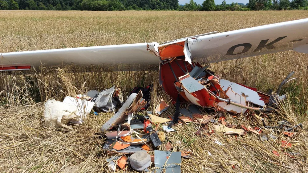 Na Náchodsku spadl větroň. Zemřela devatenáctiletá žákyně pilotního kurzu