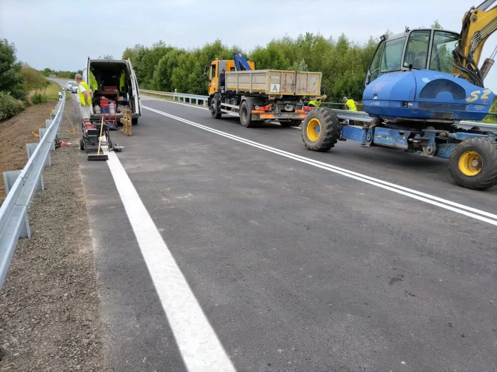 Cesta z Hradce Králové do Chlumce už je průjezdná. Rekonstrukce mostu skončila