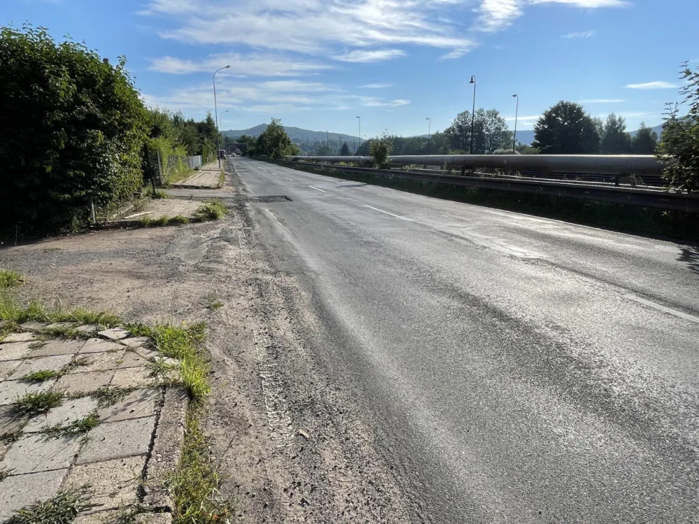 Řidiče v Trutnově čekají další komplikace v dopravě. ŘSD a město se pustí do opravy Polské ulice