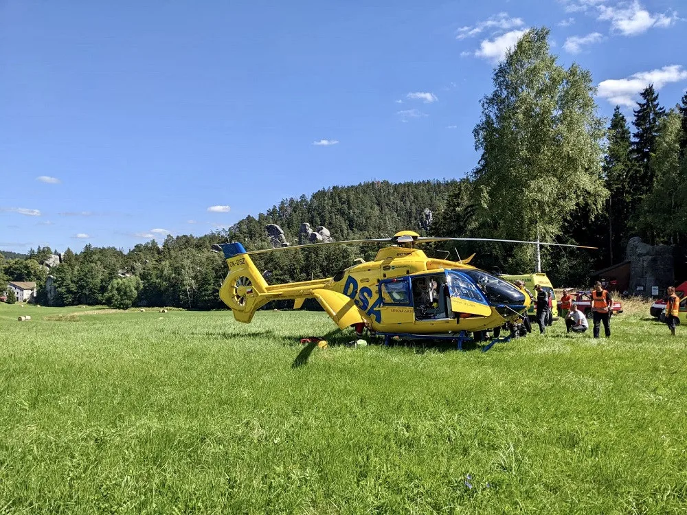 Zásah záchranářů a hasičů v Adršpašských skalách