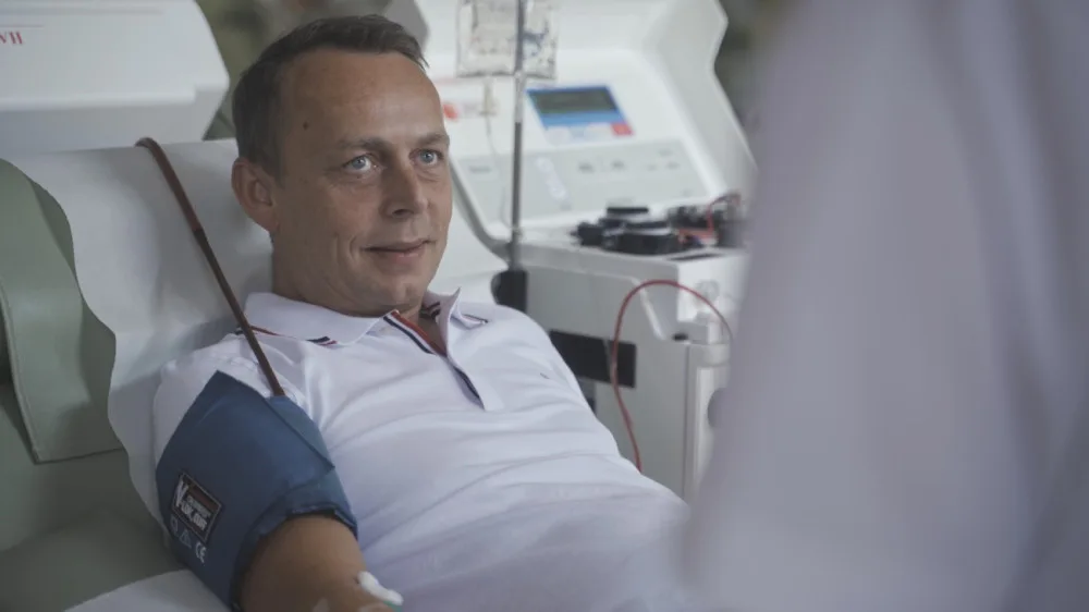 Zachraňovat životy je důležité, říká Zdeněk z Hradce Králové. Má za sebou 70 odběrů plazmy