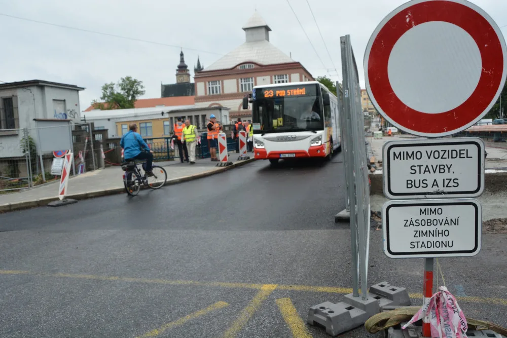 Příští týden se otevře Fortna pro MHD. Řidiči osobáků si musí počkat do konce roku