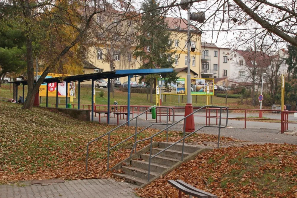 Nové autobusové nádraží ve Dvoře Králové postaví architekti z Brna. Radnice vizualizaci zatím neukáže