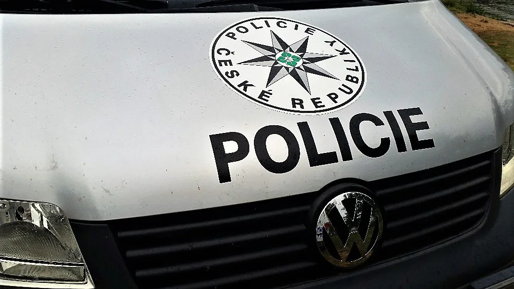 Policie pátrá po sedmiletém chlapci a třináctileté dívce z Královéhradecka