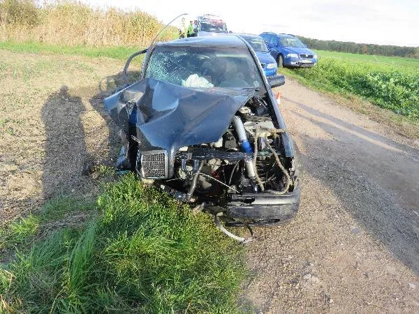 Řidič na drogách zdemoloval Mercedes. Řidič pod vlivem drog může zabít vědomě, varují odborníci