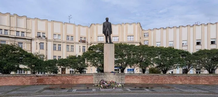 Hradec předá medaile významným osobnostem, rozdá také ocenění hasičům a policistům