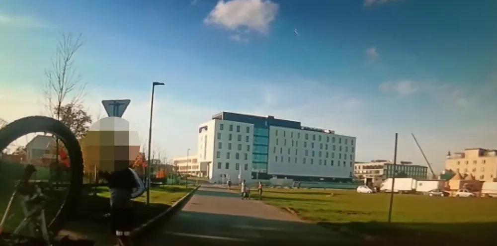 Policie v centru Hradce Králové dopadla uprchlého vězně