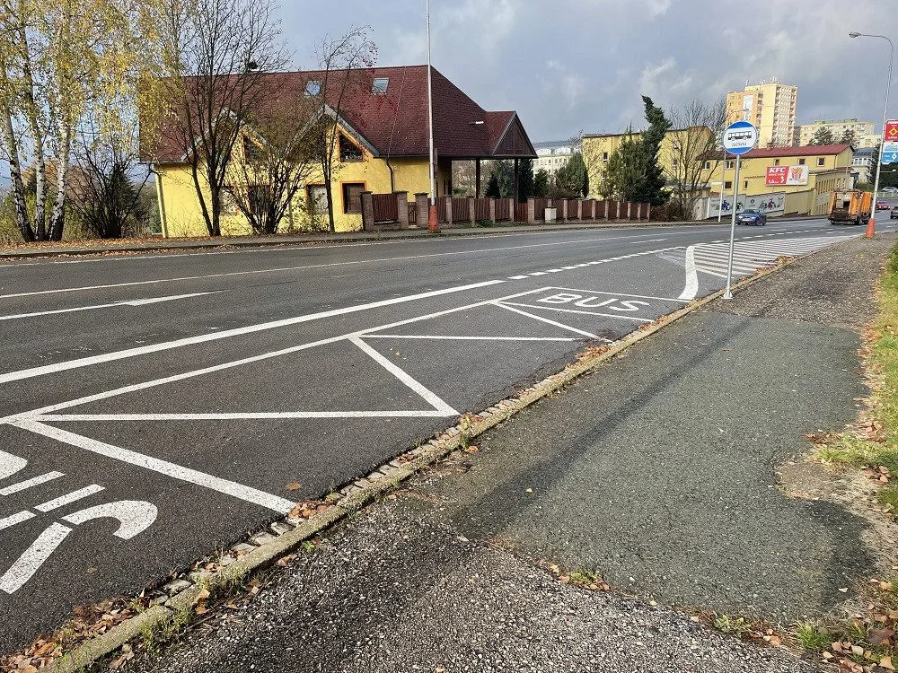 Trutnov si do mapy zařazuje novou zastávku, cestující ji najdou v Husitské ulici