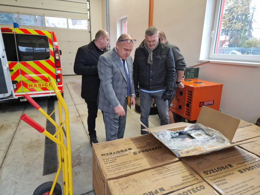 Náchod vybral sbírkový účet pro Ukrajinu a nakoupil elektrocentrály. Poputují do partnerského města