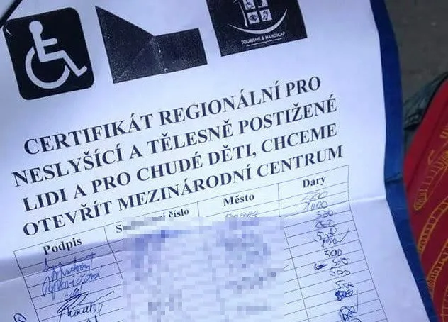 Vánoční čas láká podvodníky. Pořádají falešné sbírky pro neslyšící a tělesně postižené