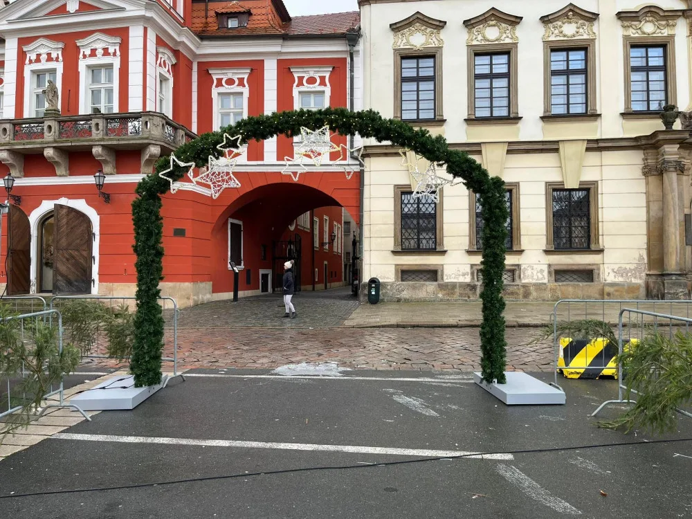 PŘEHLEDNĚ: Začínají vánoční trhy v Hradci Králové. Co je dobré vědět před jejich návštěvou?