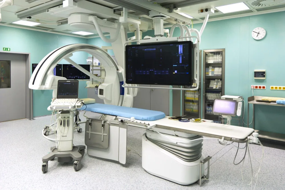 Hradecká nemocnice vyměnila přístroj na diagnostické výkony v cévách