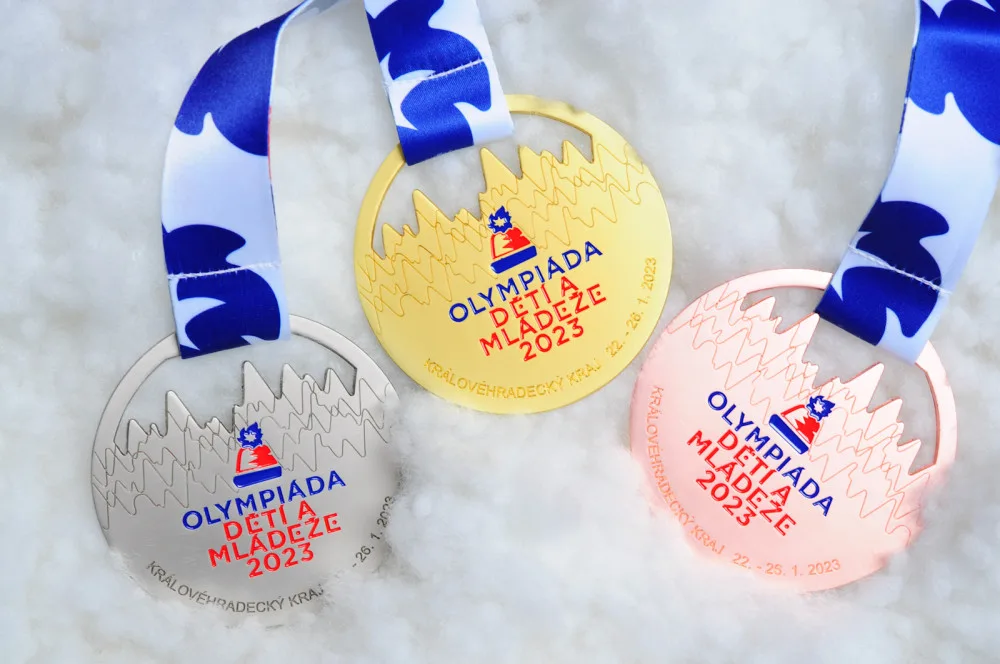 Medaile na Olympiádu dětí a mládeže v kraji navrhla sportovkyně a karatistka Radka Tesařová
