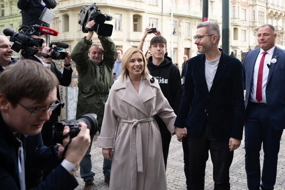Say no to Putin nebo Milan Rokytka. Podívejte se na atmosféru volebních štábů.