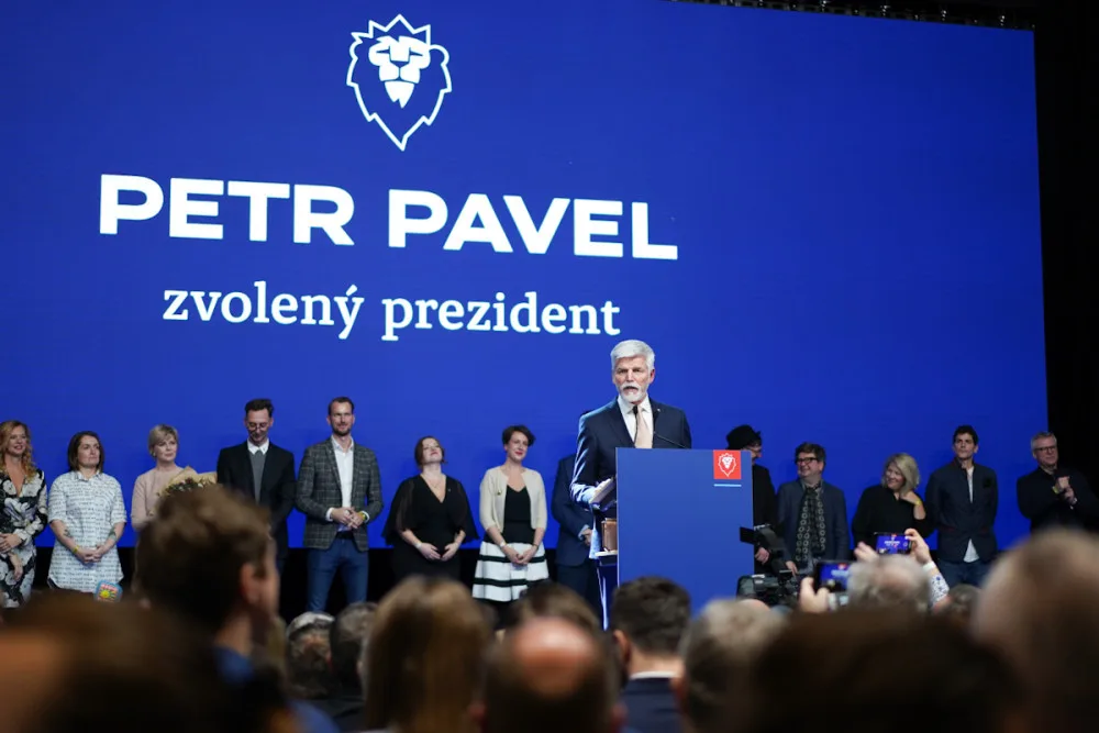 Pavel míří na Hrad. Vede nad Andrejem Babišem