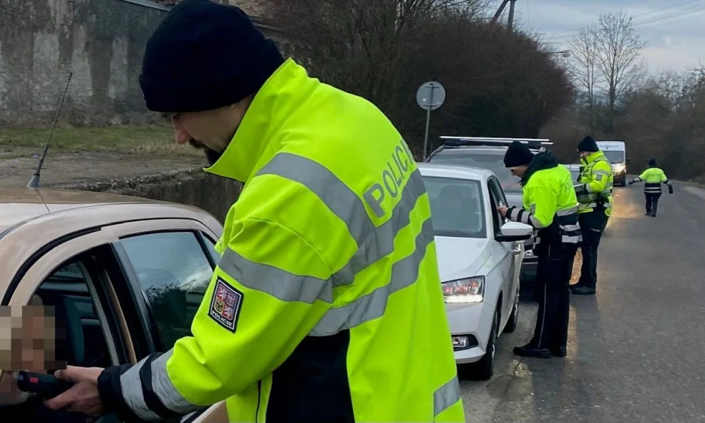 Policie uspořádala dopravně bezpečnostní akci, během které zkontrolovala 700 řidičů. Zaměřili se na alkohol