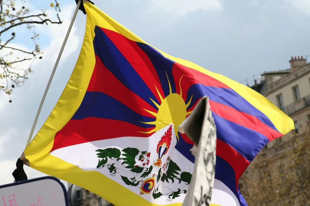 K akci Vlajka pro Tibet se připojí i radnice v Hradci Králové. V minulém roce návrh neprošel radou.