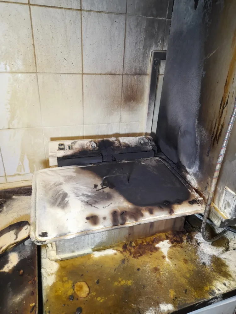 Provozovatel restaurace zachoval chladnou hlavu. Požár uhasil dřív, než se rozšířil
