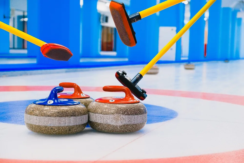 Curling se po delší době valí na hradecký stadion