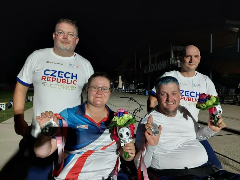 Olympijská vesnice v Tokiu- trenér Vladimír Brada, Šárka Pultar Musilová, David Drahonínský,