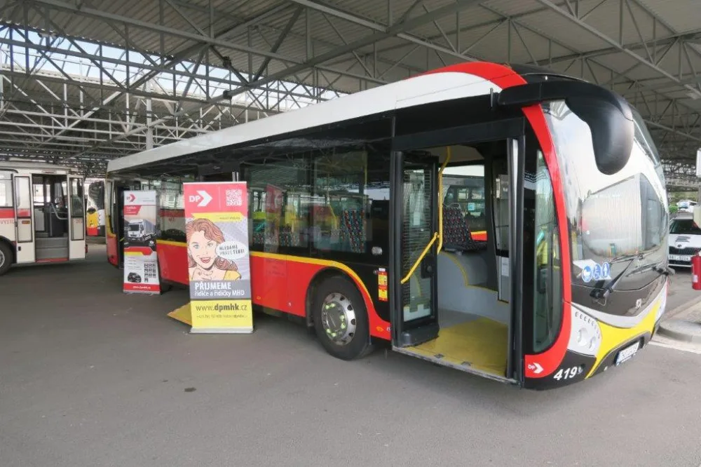 ZA VOLANTEM AUTOBUSU MHD - přijďte si zkusit, jak jednoduché je řídit autobus MHD