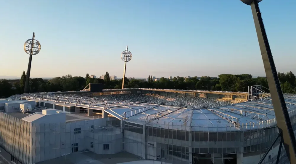 VIDEO: Podívejte se, jak vypadá fotbalový stadion v Hradci Králové z ptačí perspektivy