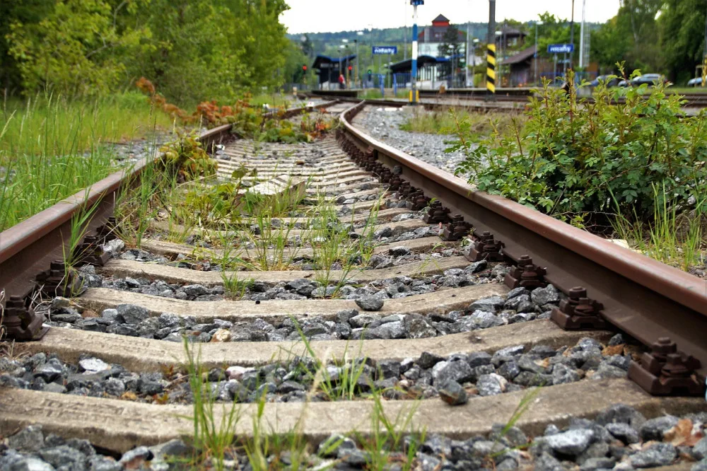 Správa železnic chce modernizovat trať mezi Prahou a Hradcem Králové. Vlaky budou jezdit rychleji