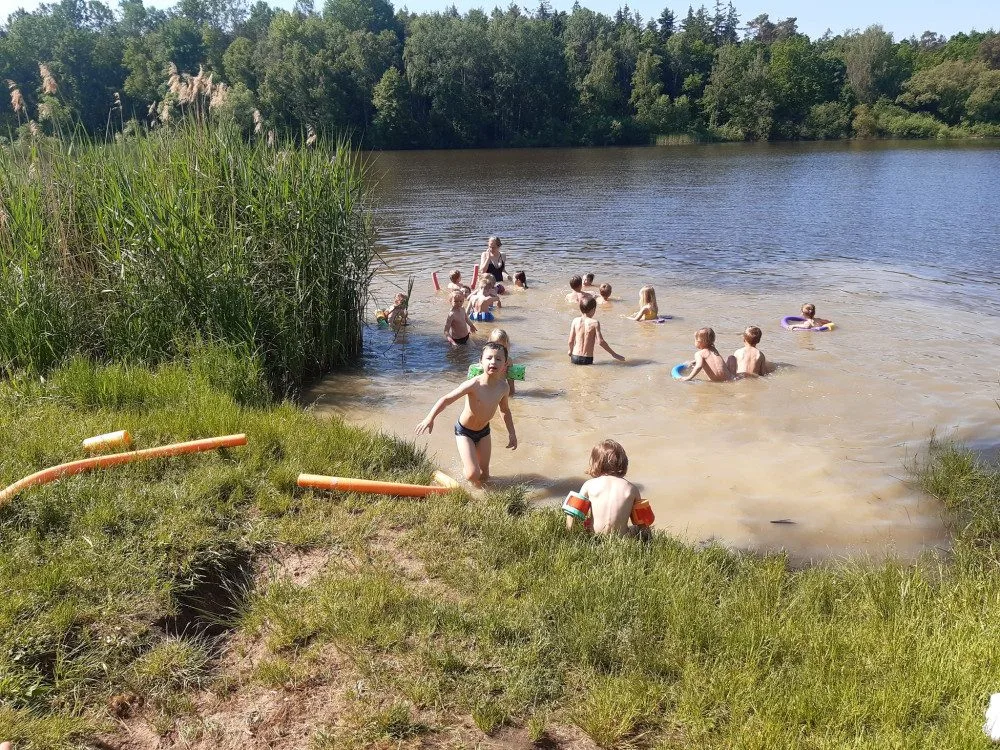 Lidé i přes zákaz rozdělávají ohně u Biřičky a Marokánky, strážníci je chodí kontrolovat