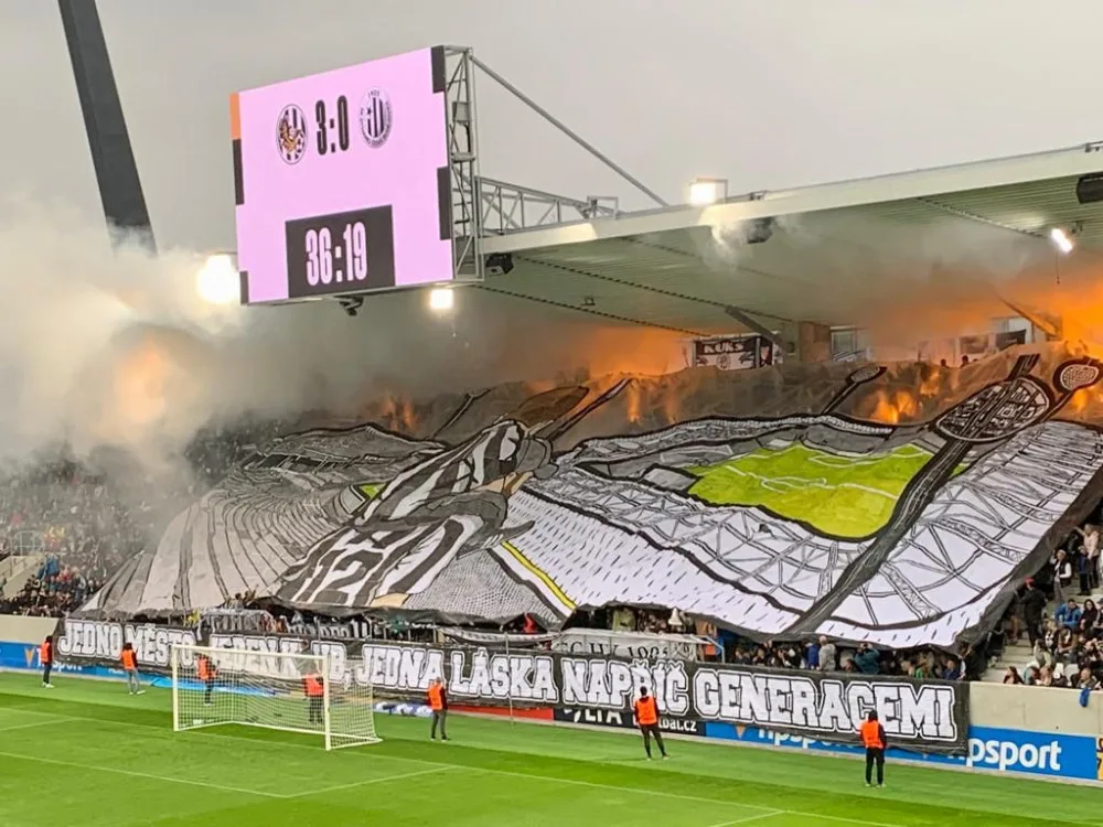 OBRAZEM: Hradec Králové zažil první fotbalový zápas v nové aréně. Podívejte se, jaká byla atmosféra