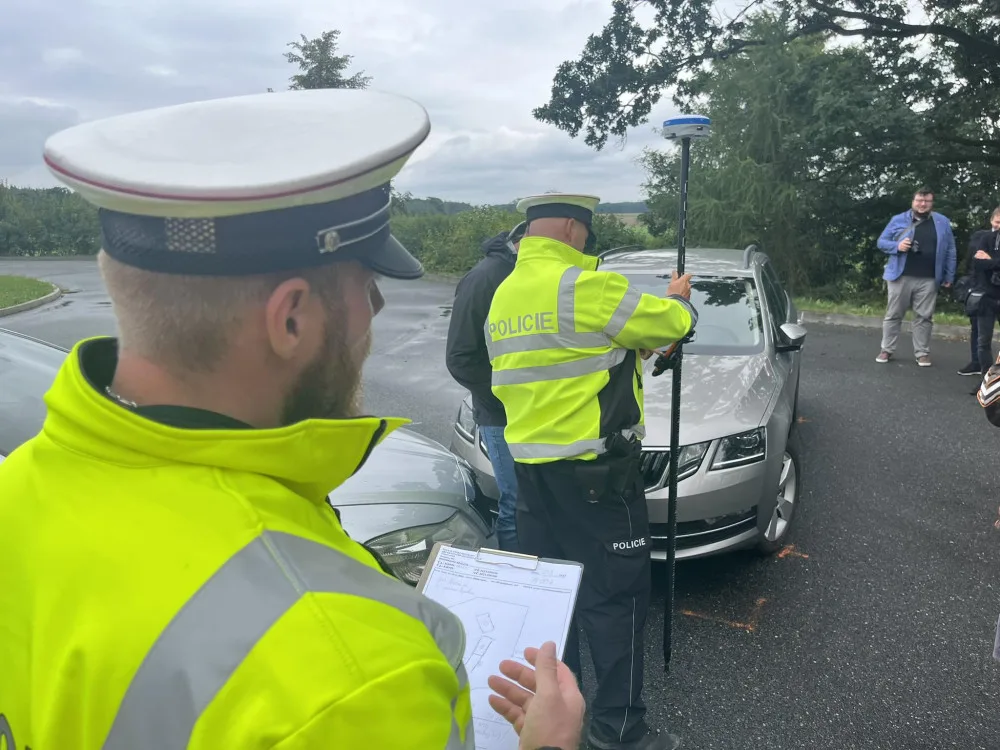 Policie má nové přístroje na dokumentaci dopravních nehod. Ušetří zhruba polovinu času