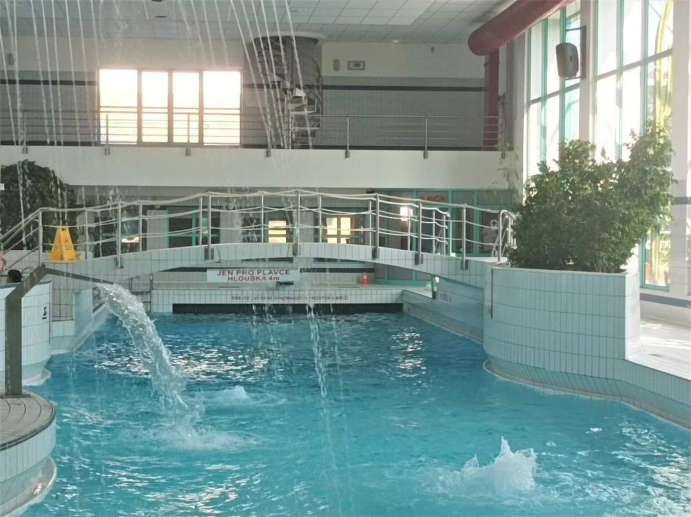 Do hradeckého aquacentra je na dvanáct dní zákaz vstupu
