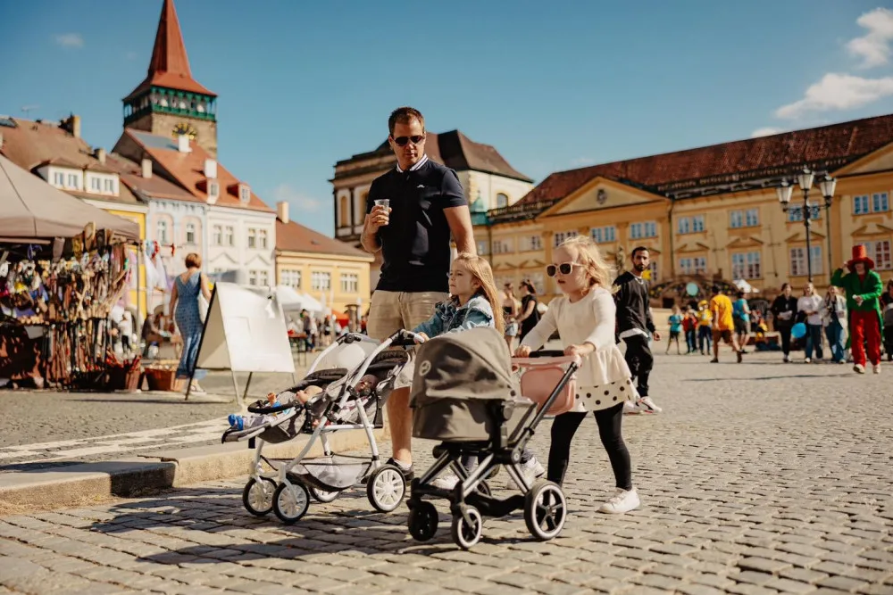 Pohádkový festival v Jičíně navštívily desítky tisíc lidí. Úspěch měl i videomapping