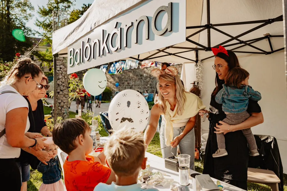 Pohádkový festival v Jičíně navštívily desítky tisíc lidí. Úspěch měl i videomapping
