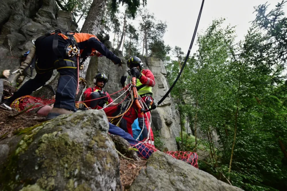 Záchranáři teď chystají na zimní sezónu sebe i služebny