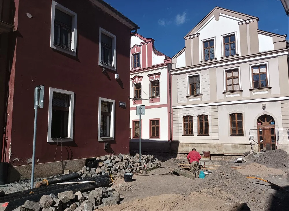 Hradečtí archeologové objevili další důkazy o přemyslovském hradišti