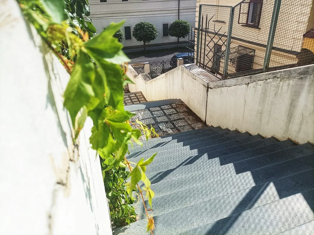 Gočárovy schody potěší oko cyklofanouška, už méně cestujících v MHD