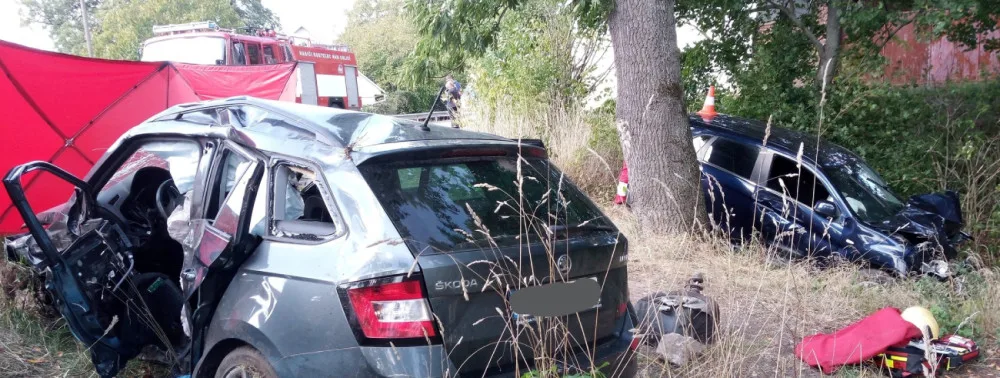 Na Rychnovsku došlo k tragické nehodě. Po srážce dvou aut zemřela jedna z řidiček.